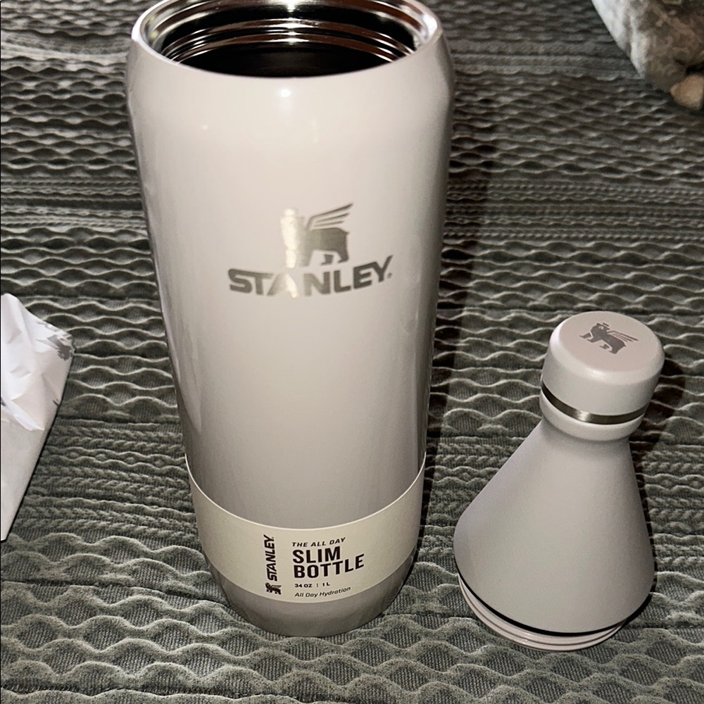 Stanley 34oz All Day Slim Bottle Ash NWT - Picture 6 of 10